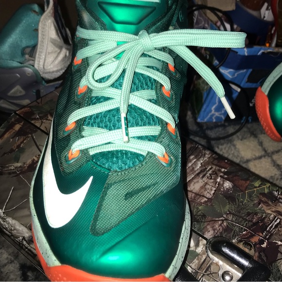 LEBRON 11 low size 9.5 great shape - Picture 2 of 8